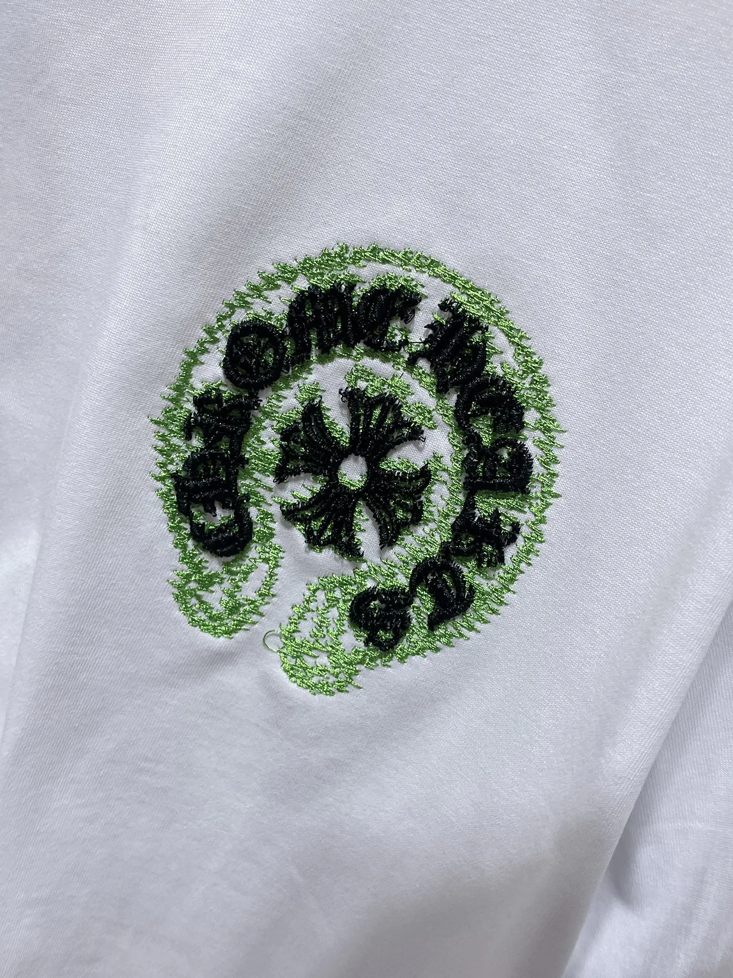 P180 new summer Chrome Hearts 25ss high version worn out! High-weight, environmentally friendly and high-quality top-quality fabric 280g Cromat hoof Sanskrit cross embroidery short-sleeved vacuum embroidery method! Heavy embroidery! ! ! Tens of thousands of needles! ! Counter synchronization 1:1 replica version Recommended color: black white Code number: S, M, L, XL